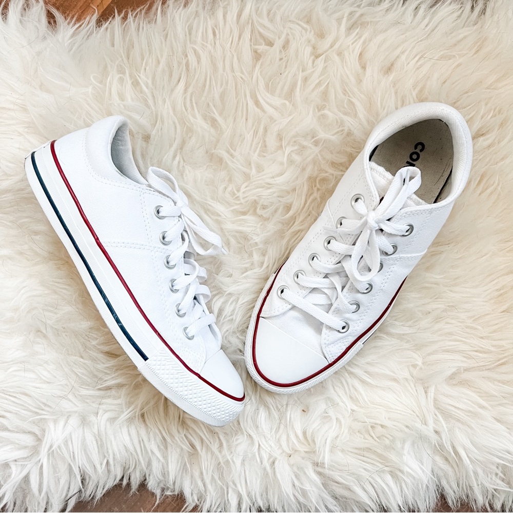 Converse Chuck Taylor All Star Sneaker in White || Women’s 8 || Like New